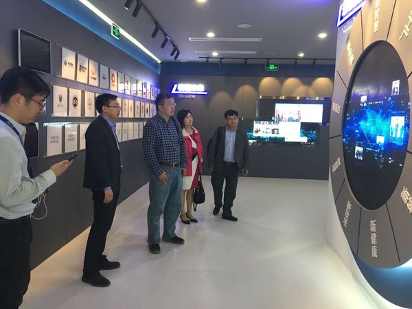 深化產(chǎn)教融合促發(fā)展 計算機學院赴朗坤智慧科技股份走訪交流